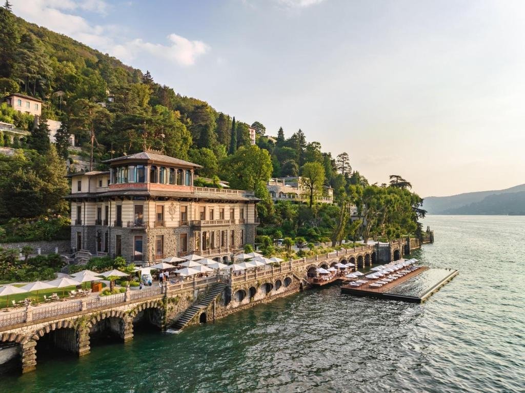 terzo hotel di lusso con molo privato sul lago di como